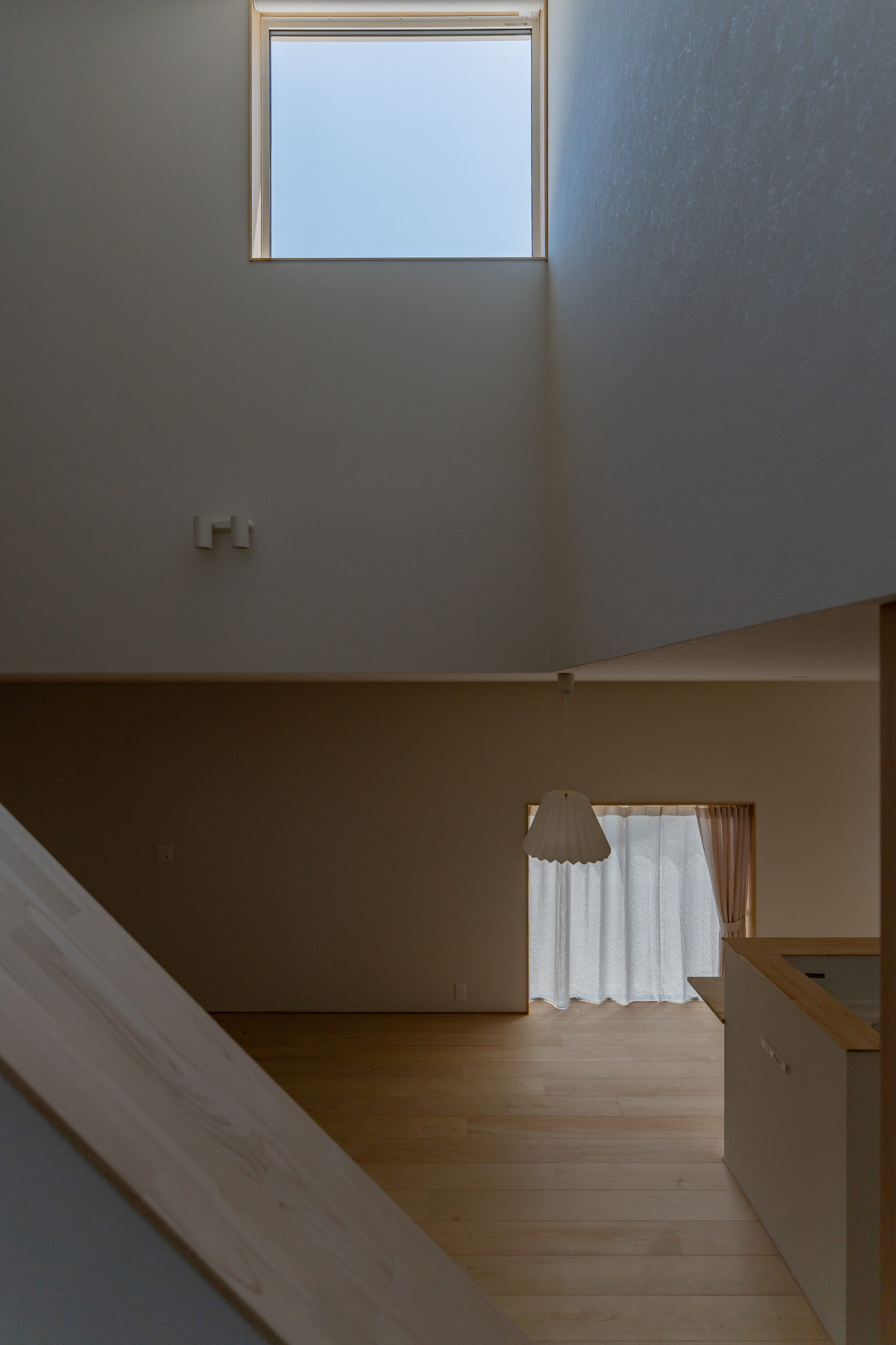 山景にたたずむ住みかの画像(2枚目)です