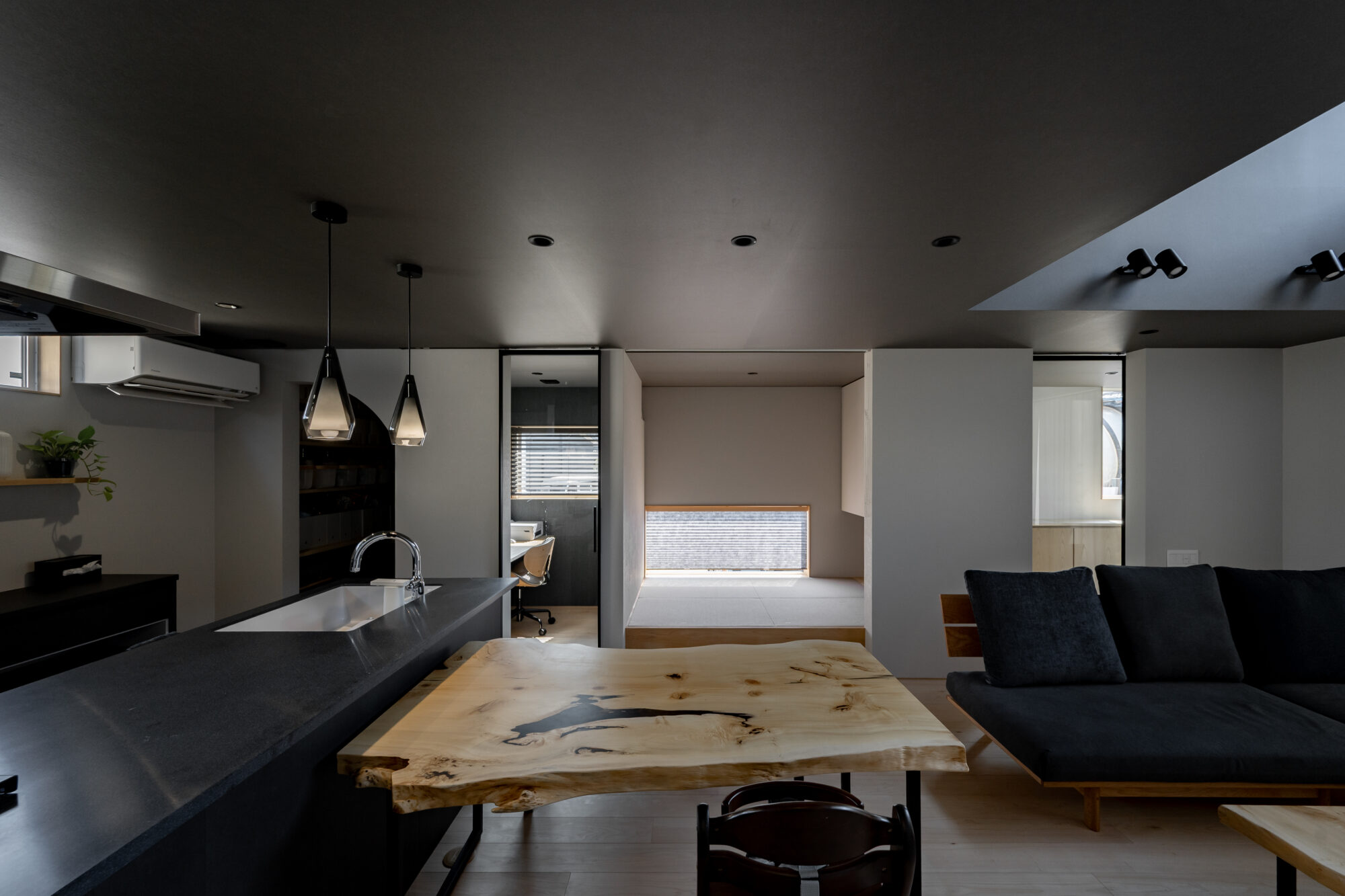 ハレの間と招き屋根の家の画像(1枚目)です